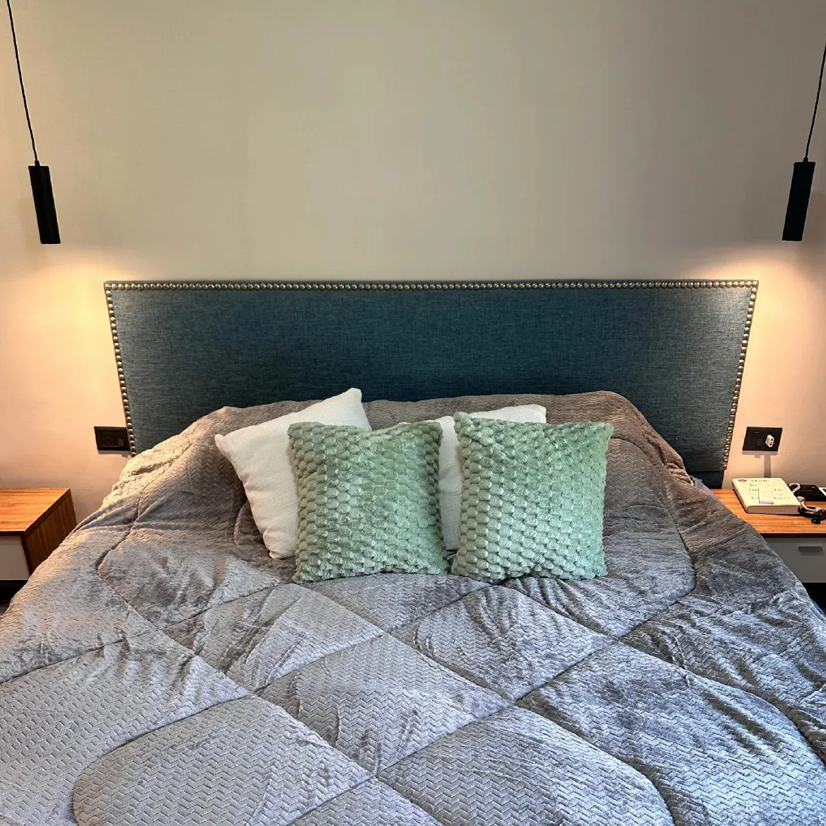 Combo 2 Almohadones Terciopelo Decorativo Dakota Con Cierre Lavable Color Verde Geométrico