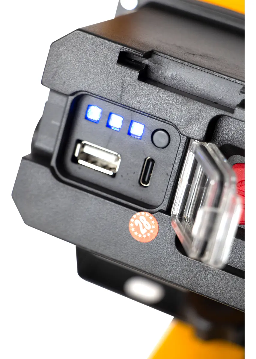Reflector Led 30w Dakota Portátil Usb Con 3 Modos Luz Alta Medio Bajo Negro/amarillo Blanca