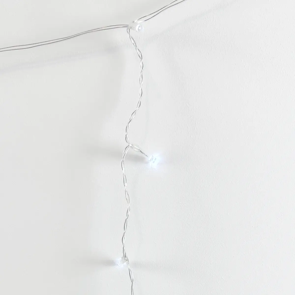 Guirnalda Decorativa 120 Luces Led 6m Inalámbrica Carga Solar Exterior E Interior Blanco Frio
