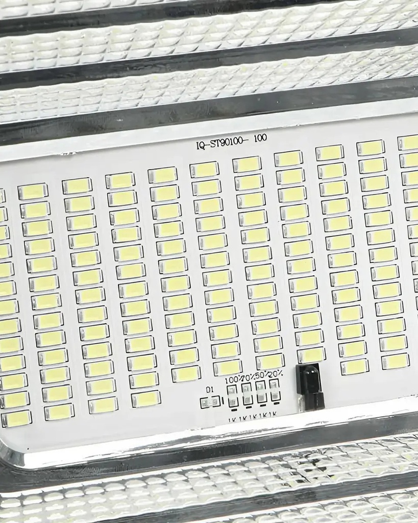 Reflector Solar Led 200w Dakota Para Exterior Con Panel Solar + Control Remoto Negro Blanco Frío