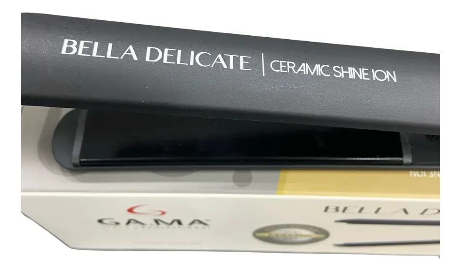 Planchita De Pelo Gama Bella Delicate Ceramic Shine Ion 220ºc Negro