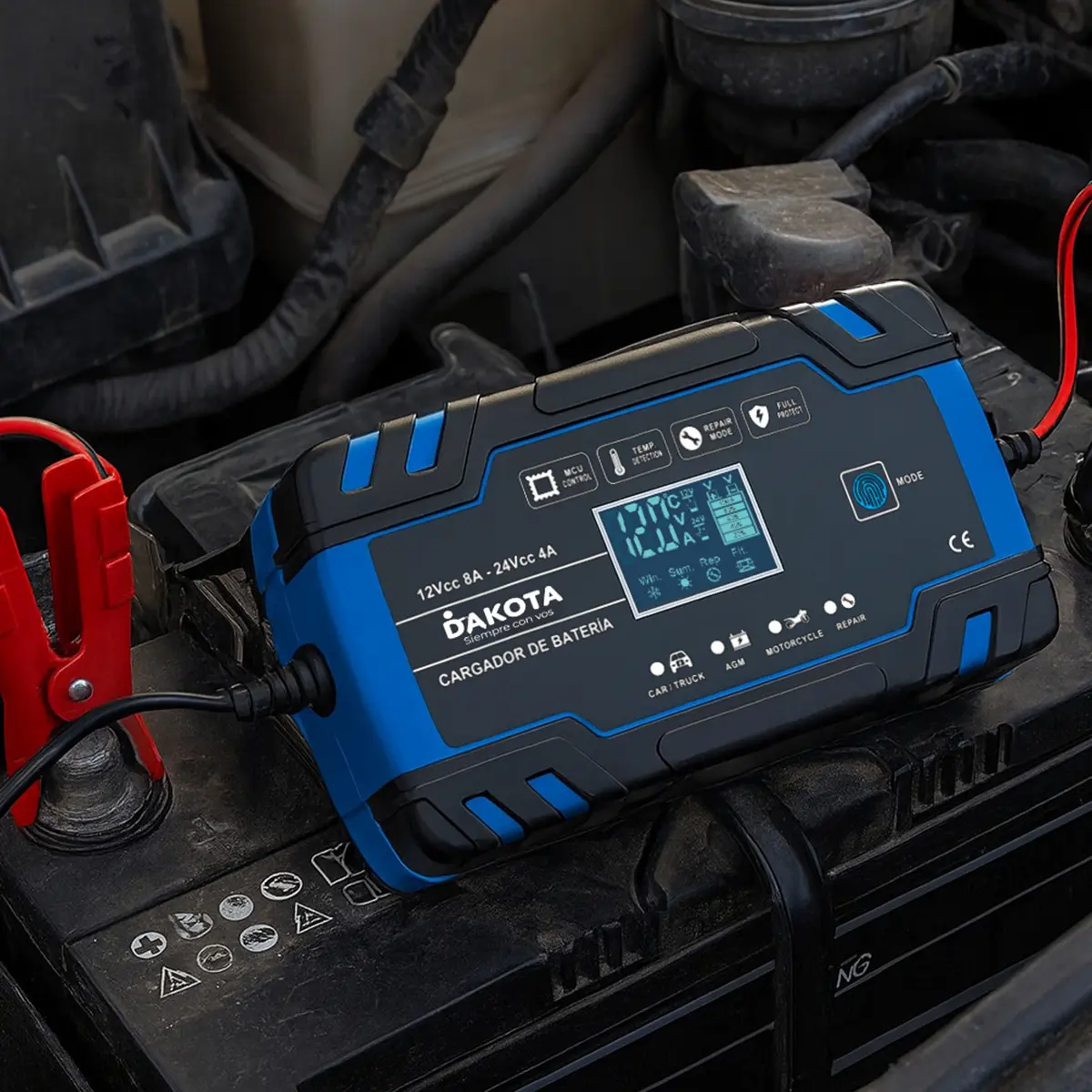 Cargador Inteligente De Batería Dakota 12v 24v 8a Pantalla Auto Moto Agm
