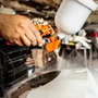 Pistola Pintar Hamilton PG100 Hvlp 600cc Boquilla 1,5mm Naranja Profesional Incluye Guantes Moteados